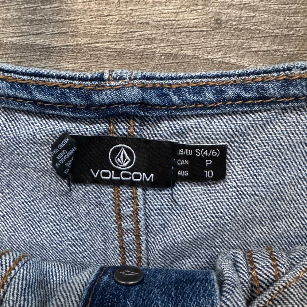 Volcom Denim Button Up Romper Dark Wash Shorts Womens Sz. S(4/6) - Picture 5 of 7